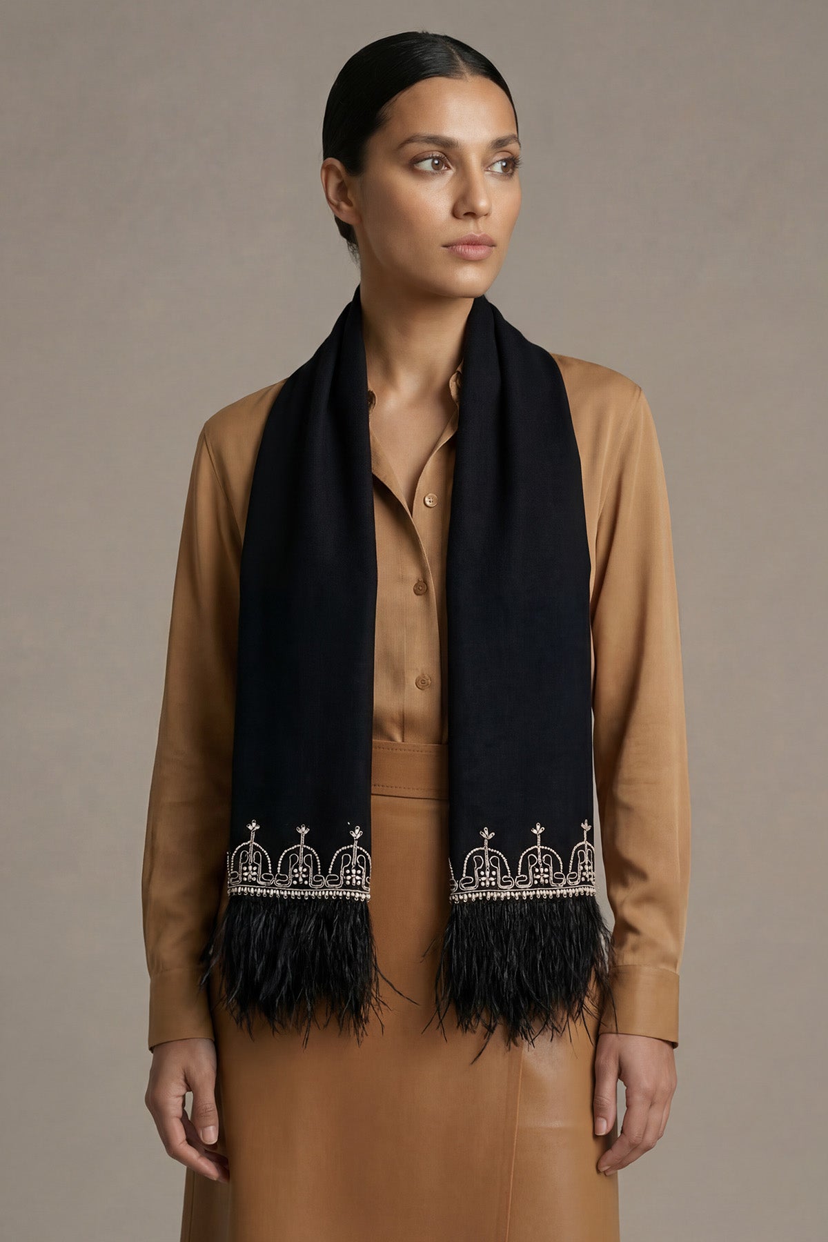 Cashmere Embroidery - Feather Crest | Black
