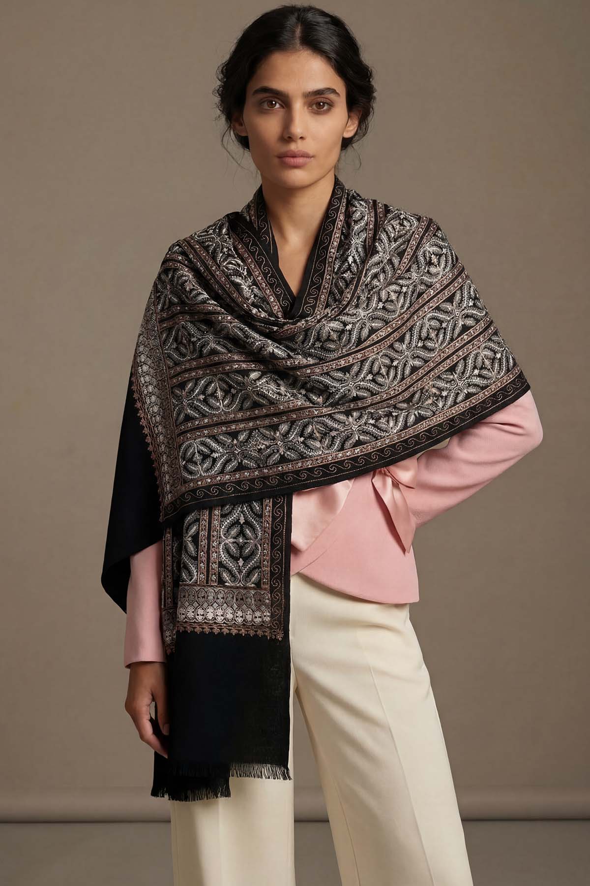 Pashmina Tapestry Colonade | Black