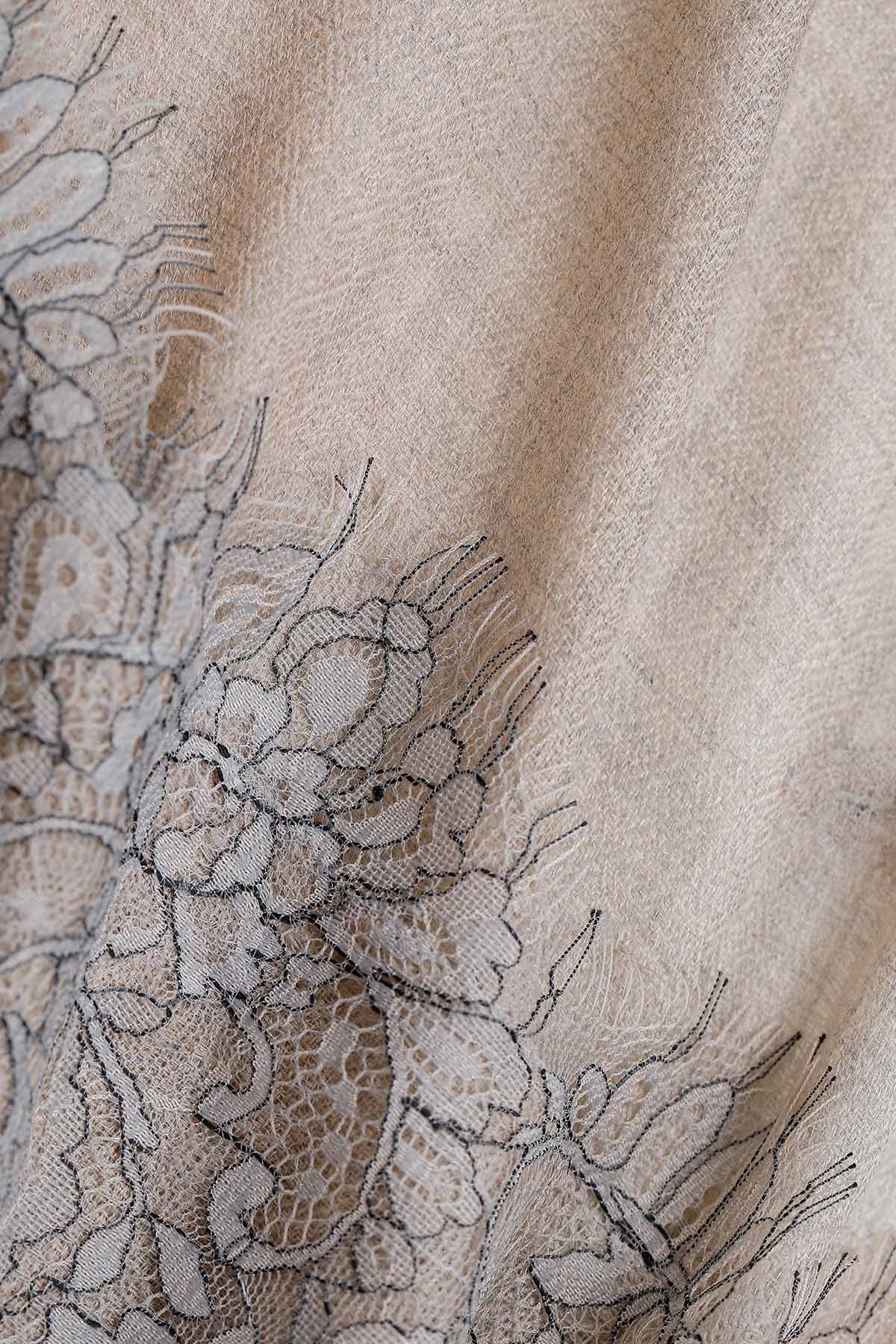 Cashmere Chantilly Lace Cascade | Soft-Greige