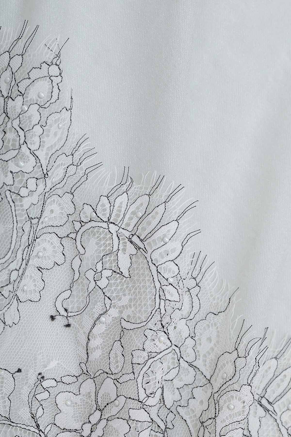 Cashmere Chantilly Lace Crescendo | Cool-Gray